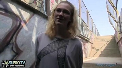 Нудисты и на улице,