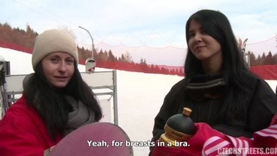 Молоденькие, Чешское, Брюнетки, За деньги, Кончил на лицо, На улице, В одежде, Стоя,